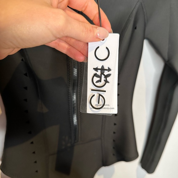 GIGI C Riley Surfsuit - Picture 6 of 11